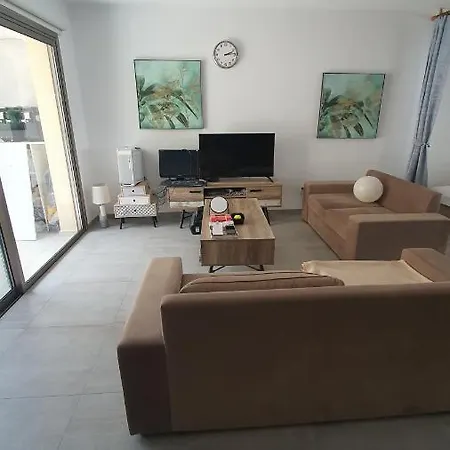 Pearl Park Apartament Pafos