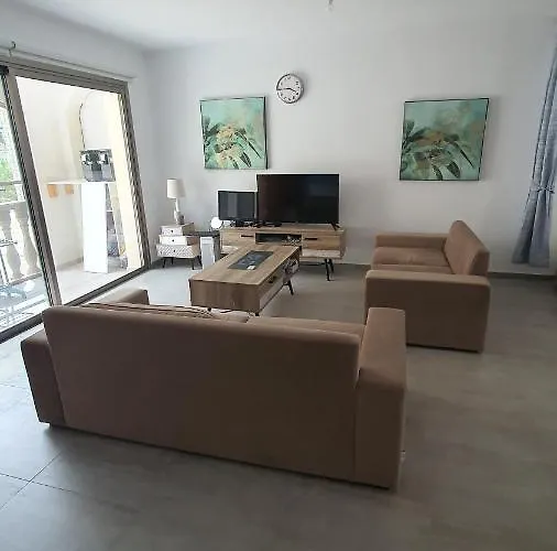 아파트 Pearl Park 파포스